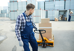 How Hiring a Professional Storage Company Can Reduce Your Expenses